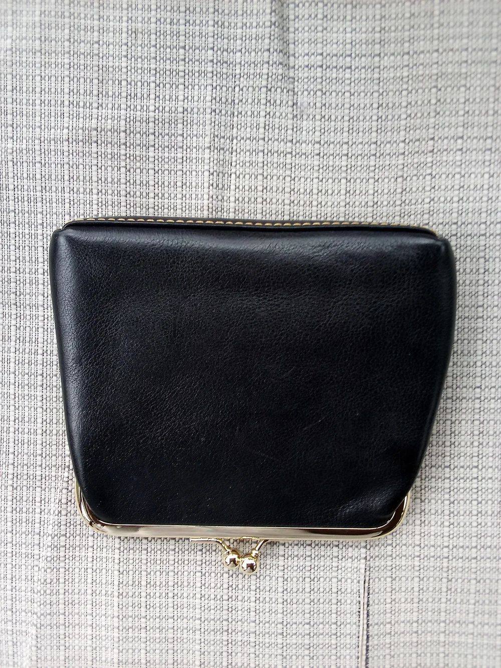 Dooney & Bourke Black Leather Kiss-Lock Coin Purse NWOT - Picture 2 of 3